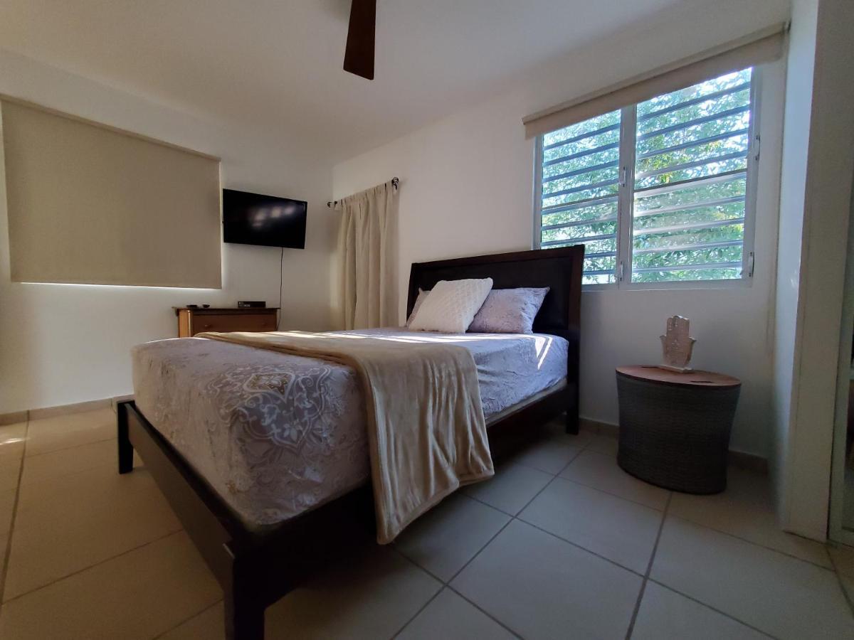 Aguadilla Waves Apt Free Parking & Wifi 8 Minute Walk From Crashboat Beach Buitenkant foto