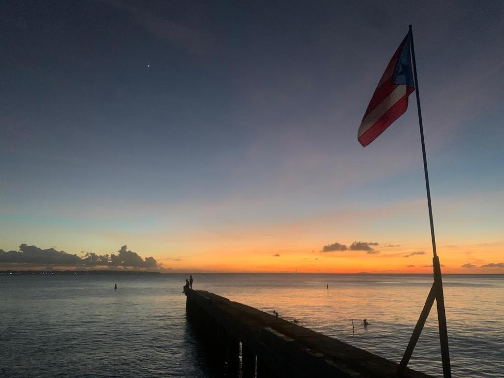 Aguadilla Waves Apt Free Parking & Wifi 8 Minute Walk From Crashboat Beach Buitenkant foto