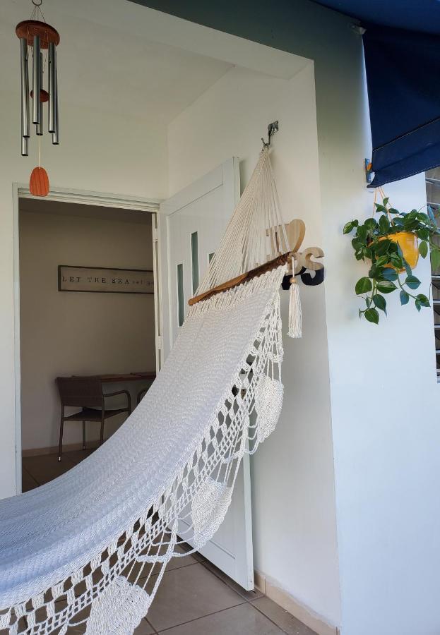 Aguadilla Waves Apt Free Parking & Wifi 8 Minute Walk From Crashboat Beach Buitenkant foto